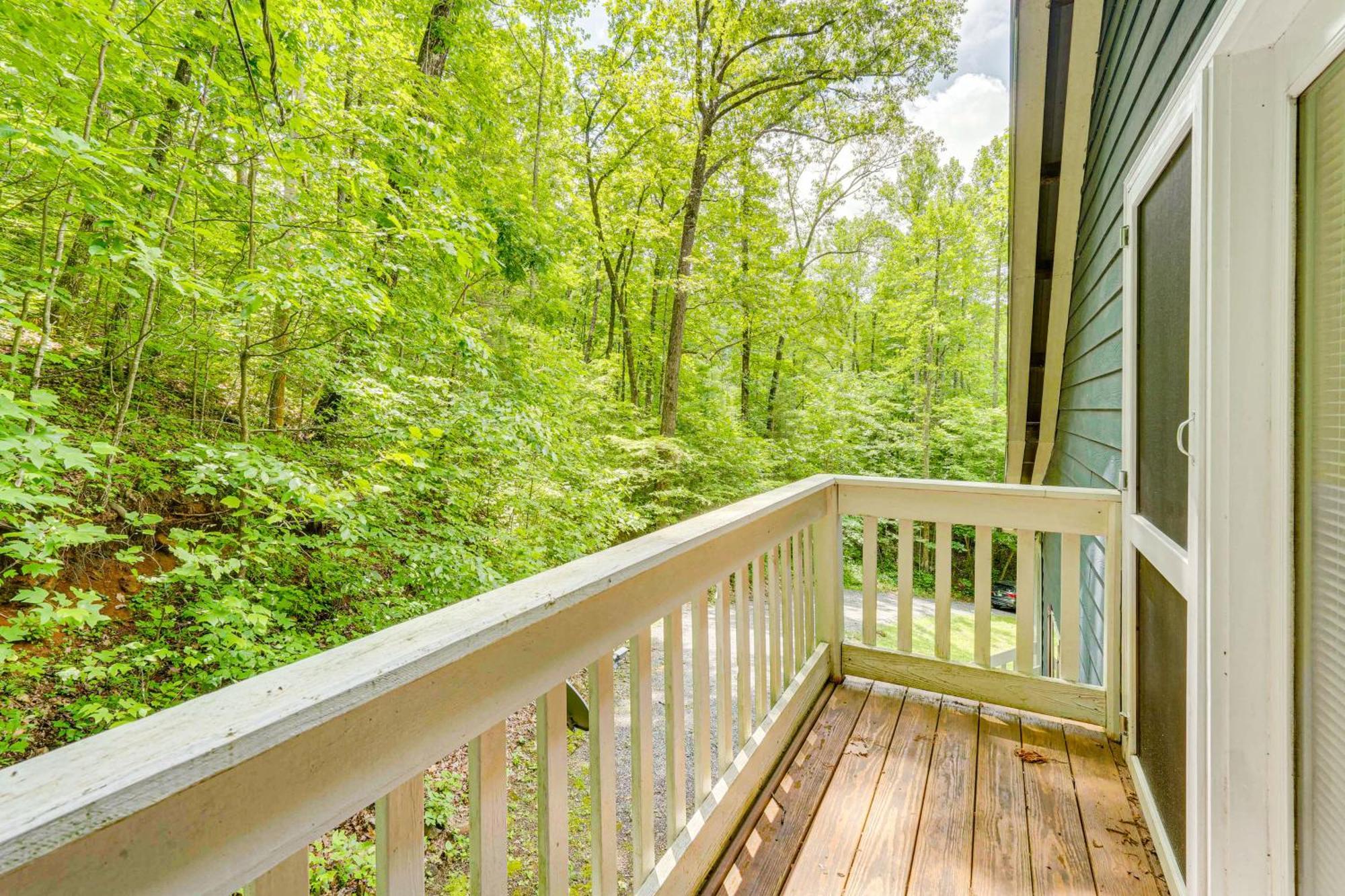 Secluded Cabin With Porch - 7 Miles To Lake Chatuge! Hayesville المظهر الخارجي الصورة
